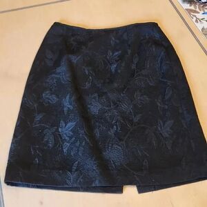 Josephine Chaus silk blend black floral skirt women's size 6
